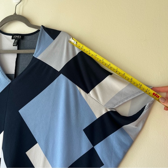 Jones New York Abstract Geo Print Blouse S Blue Black Cream Dolman Sleeve Top - Picture 9 of 10